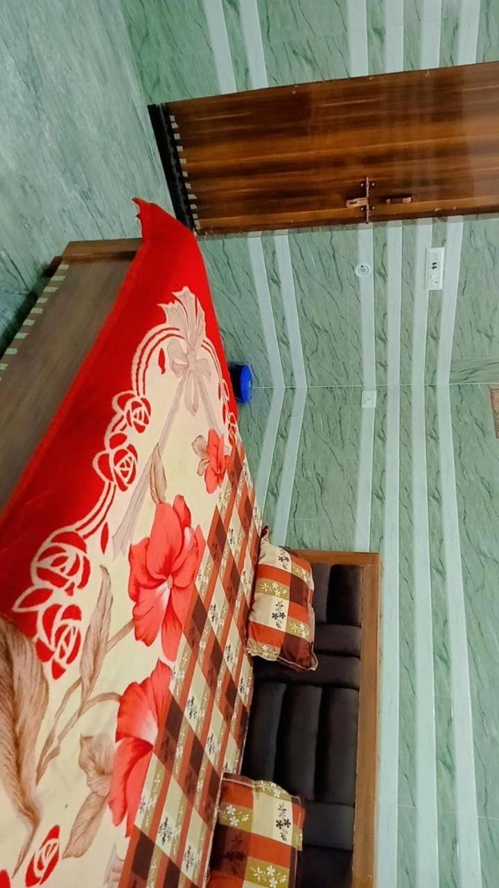 Shri Radha Nikunj 호텔 Vrindāvan 외부 사진